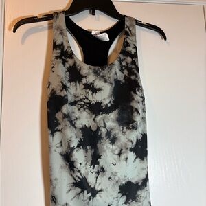Xersion Black and White Sleeveless Tank Top